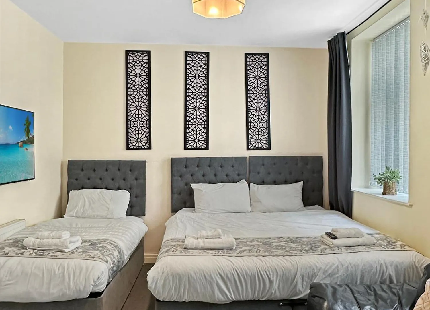 Granada Apartments Queen'S Promenade Blackpool United Kingdom