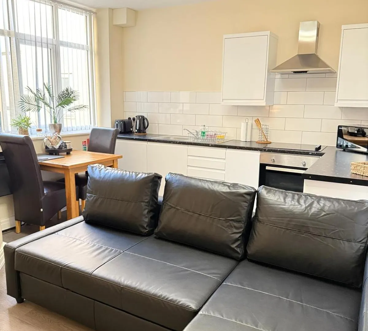 Granada Apartments Queen'S Promenade Blackpool United Kingdom