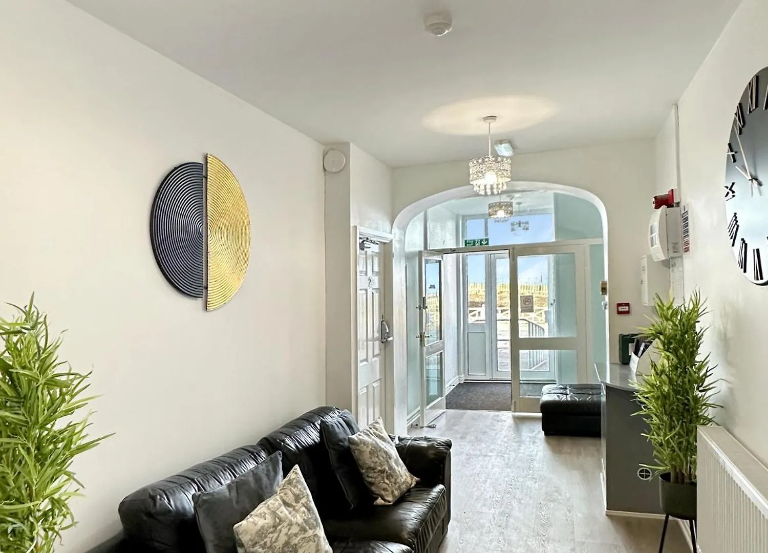 Granada Apartments Queen'S Promenade Blackpool