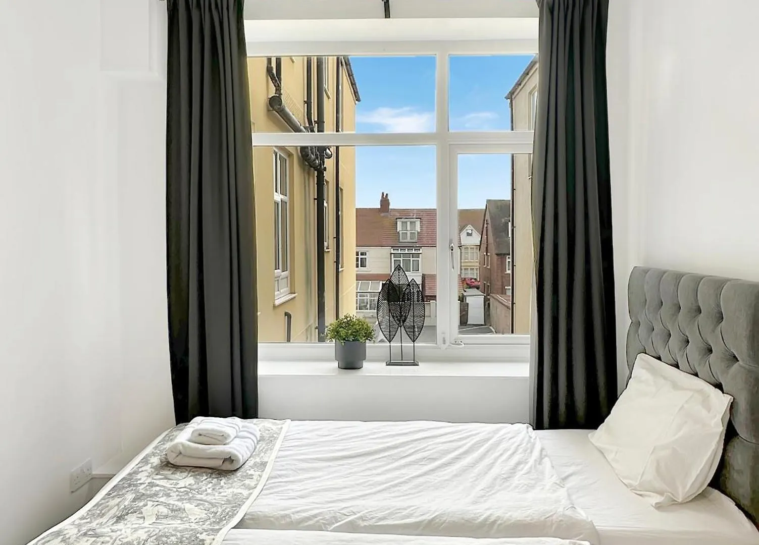 Granada Apartments Queen'S Promenade Blackpool