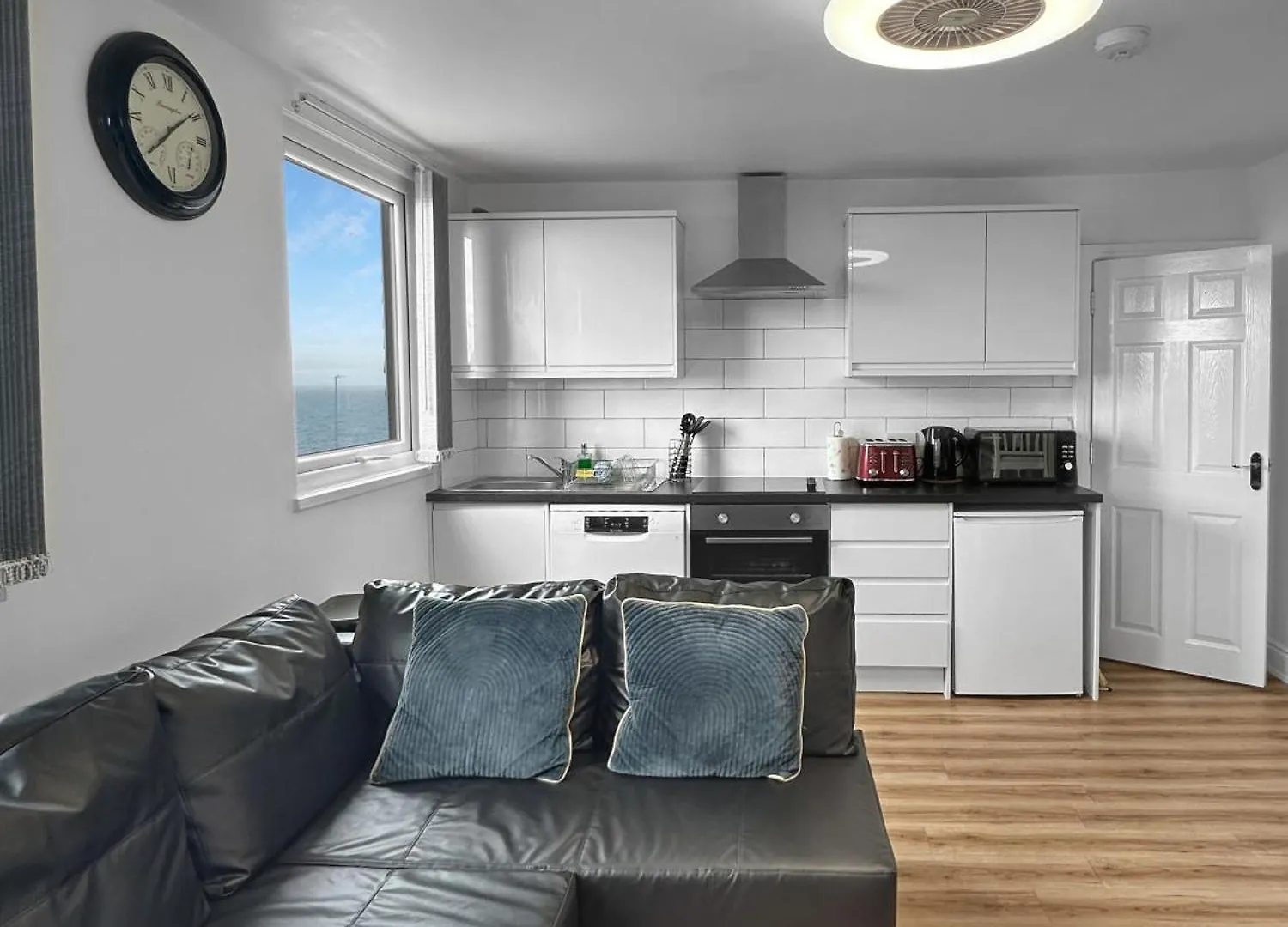 Granada Apartments Queen'S Promenade Blackpool