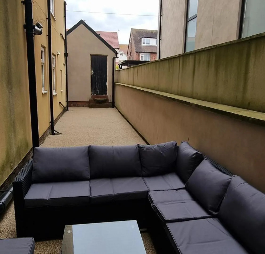 Granada Apartments Queen'S Promenade Blackpool