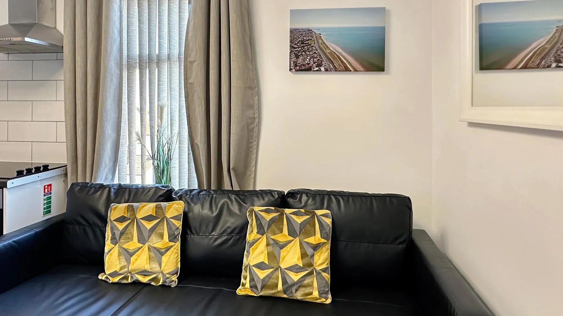 Granada Apartments Queen'S Promenade Blackpool