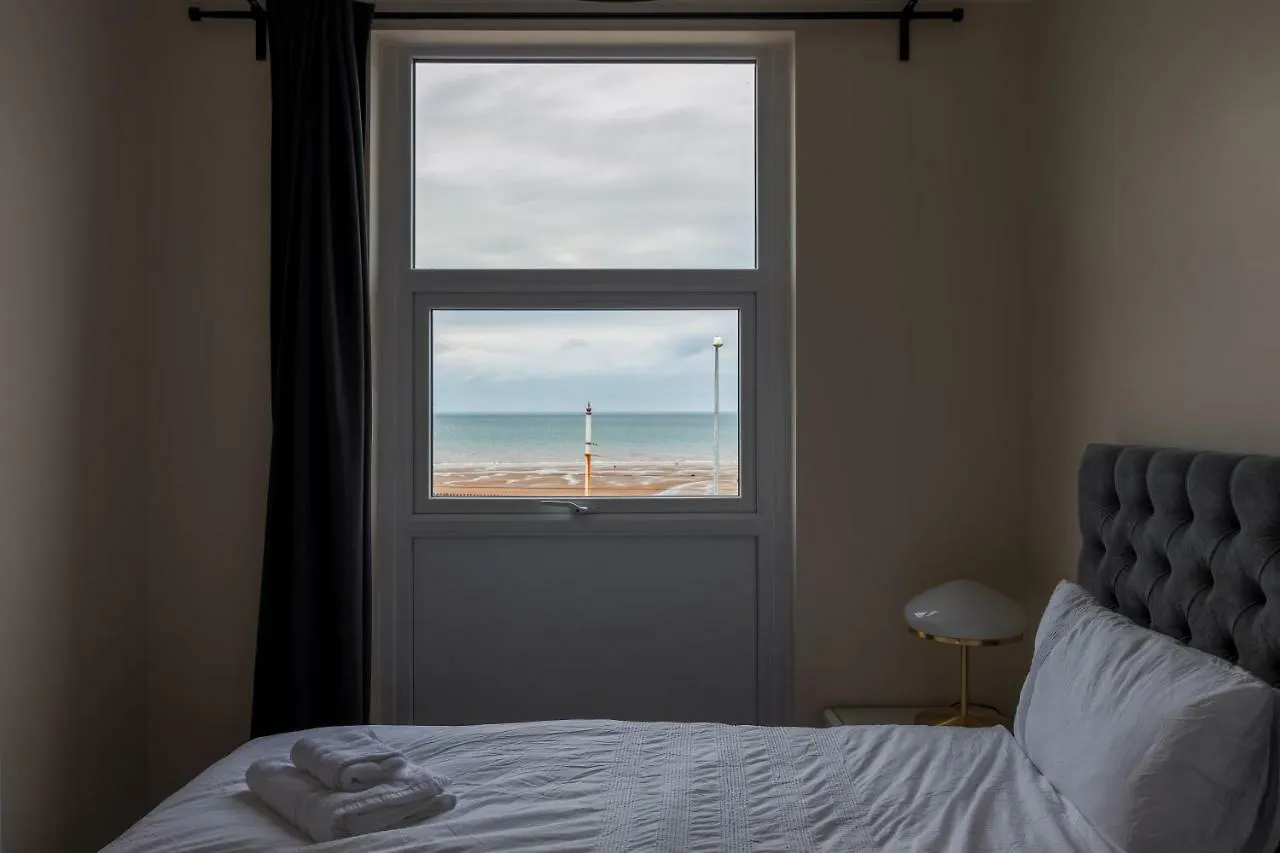 Granada Apartments Queen'S Promenade Blackpool